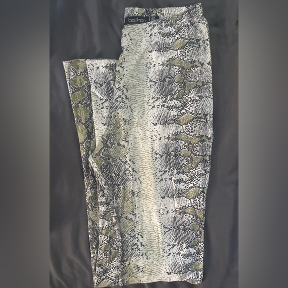 BooHoo Snake Print Flares - Picture 3 of 7